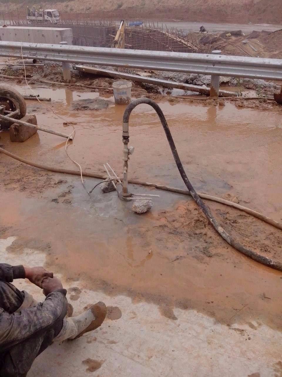 腾冲路基压密注浆